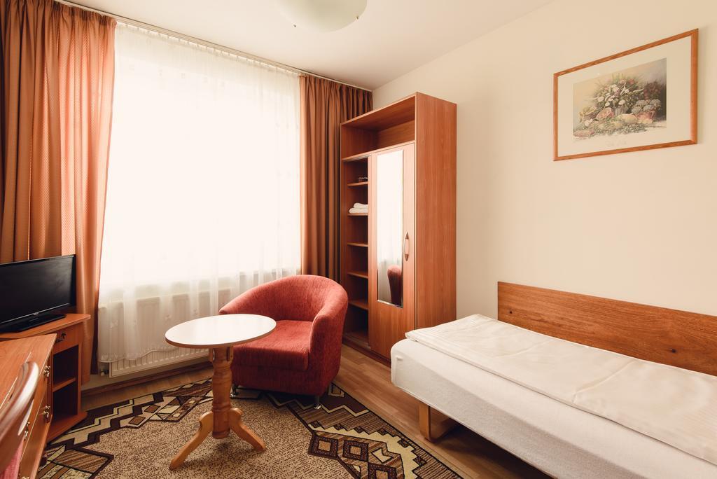 Pokoje Goscinne Akropol Poznań Exterior foto