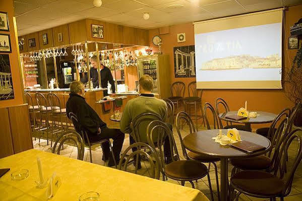 Pokoje Goscinne Akropol Poznań Exterior foto
