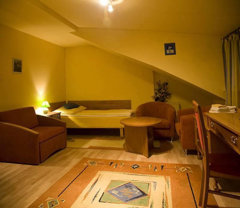 Pokoje Goscinne Akropol Poznań Exterior foto