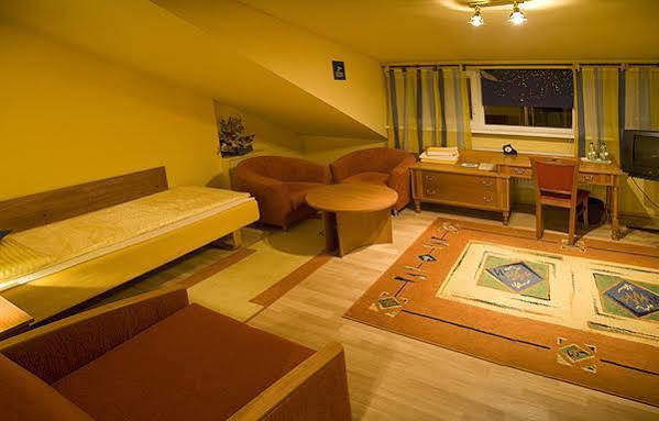 Pokoje Goscinne Akropol Poznań Exterior foto